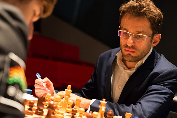 Armenian chess players arrive in Azerbaijan